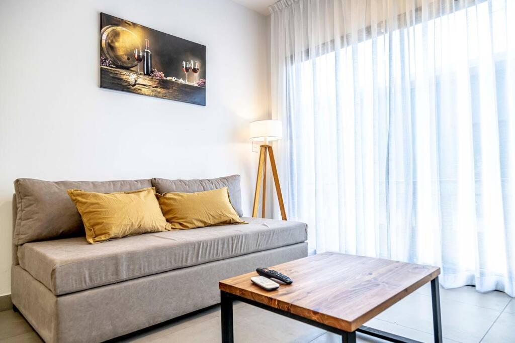 Lujoso Dpto Moreno Park En Lujan Apartment *
